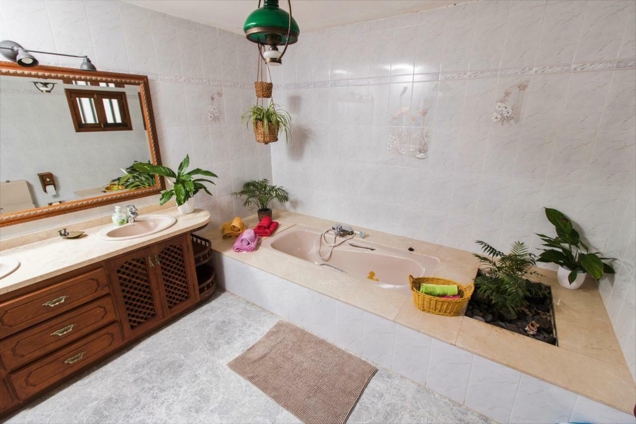 Affittacamere Casa Nora Güime Esterno foto